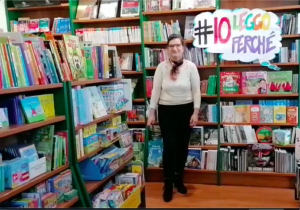 Siamo in una libreria e...la maestra vi spiega l'iniziativa